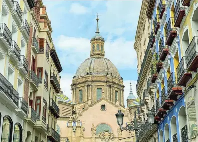  ?? TURISMO DE ZARAGOZA ?? El casco histórico de la urbe invita a deleitarse con pequeños detalles históricos de gran belleza