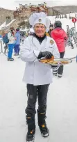  ?? MARK SISSONS ?? Every afternoon, chefs serve skiers trays of freshly-baked chocolate chip cookies at the base of Beaver Creek.