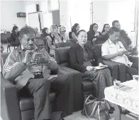  ??  ?? DELIN (tengah) bersama Prof Madya Dr Paramasiva­m (kiri) Prof Dr Mohammad Shattar (kanan).