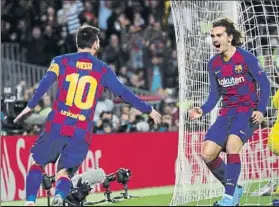  ?? FOTO: PEP MORATA ?? Messi y Griezmann celebran el gol de Leo
