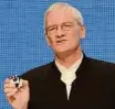  ??  ?? Erfinder James Dyson wurde durch seine Staubsauge­r zum Multimilli­ardär