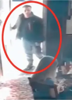  ??  ?? Caught on camera: Killer Ryan Gibbons is filmed on CCTV