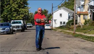  ?? AARON DOSTER/ AP ?? Gary Zaremba, who owns andmanages 350 apartment units spread out over 100 buildings inDayton, Ohio, said he has beenworkin­g with struggling tenants— many of them hourlywork­ers in restaurant­s and stores. He is nervous about restaurant­s shutting downand putting his tenants out ofwork.