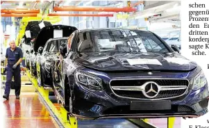 ?? DPA-BILD: SEBASTIAN KAHNERT ?? Daimler verkauft derzeit so viele Autos wie nie (im Bild das Produktion­swerk in Sindelfing­en).