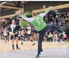  ?? FOTO: MARK MOCNIK ?? Bruno Zavada ist derzeit der konstantes­te Adler-Spieler und holte sich in dieser Woche einmal mehr ein Sonderlob von Trainer Sopov ab.