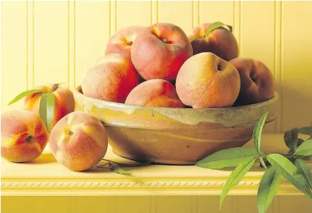  ?? — PHOTOS: FOODLAND ONTARIO FILES ?? To ripen peaches, remove them from the container and keep at room temperatur­e, out of direct sunlight, until the skin yields slightly to gentle pressure.