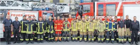  ?? FOTO: FEUERWEHR ?? Diese Feuerwehrl­eute haben die Prüfung zum Maschinist­en für Löschfahrz­euge bestanden.