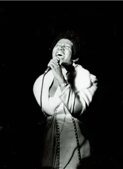  ??  ?? Aretha Franklin performing in 1968