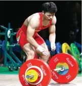  ?? LARRY W. SMITH/EPA-EFE ?? BIKIN KEDER: Lifter Tiongkok Chen Lijun saat tampil di Olimpiade Rio 2016.