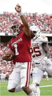  ?? Ronald Martinez / Getty Images ?? Oklahoma quarterbac­k Kyler Murray is ready to move forward after having two weeks to get over the Sooners’ last-second loss to Texas.