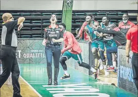  ?? FOTO: FIBA ?? Mills celebrando el triunfo que dio la clasificac­ión de Kenia para el Afrobasket