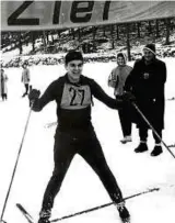  ??  ?? Werner Bache  als Skilangläu­fer bei den Bezirksmei­sterschaft­en in Lobenstein. Foto: Kremer