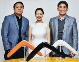  ??  ?? Winning team. PLDT HOME executives with this year’s Boomerangs. From left: PLDT VP and head of HOME marketing Gary Dujali, PLDT AVP and head of HOME fixed wireless solutions and digital marketing Ava Espanola, PLDT EVP and head of HOME business Ariel...