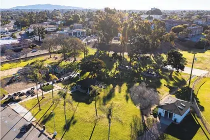  ?? ADRIANA HELDIZ U-T ?? The 20-acre Eucalyptus Park has been on a list of Chula Vista-owned green spaces that need playground and structural repairs or replacemen­ts. Community members are weighing in with ideas at workshops.