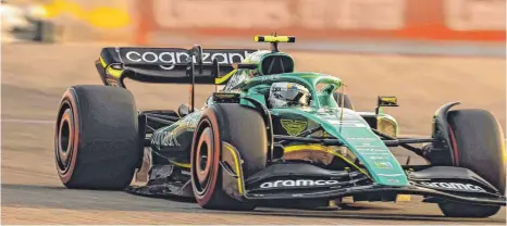  ?? FOTO: DIEDERIK VAN DER LAAN/IMAGO IMAGES ?? Hofft auf einen erfolgreic­hen Saisonstar­t für seinen Rennstall Aston Martin am Sonntag in Bahrain: Sebastian Vettel.