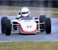  ??  ?? Above: Begg FM3 with Dave Mckenzie at Teretonga