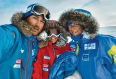  ??  ?? Ruppert, Franzi und Johanna Heim waren 35 Tage in Grönland unterwegs.