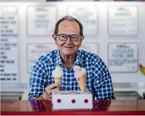  ?? LAWRENCE SMITH / STUFF ?? Colin Haines and Ollies have been scooping icecream for half a century – and are still going strong.