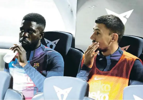  ?? Mlibert Teixidó ?? Els francesos Samuel Umtiti i Clément Lenglet són amics i habituals de la banqueta del Camp Nou