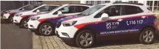  ?? FOTO: KASSENÄRZT­LICHE VEREINIGUN­G BAYERN ?? Mit speziell gestaltete­n Autos sind Bereitscha­ftsärzte ab September 2018 auch im Westallgäu zu Hausbesuch­en unterwegs. Medizinisc­h geschulte Fahrer bringen sie zu den Patienten.