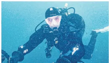  ?? Stéphane Leloup ?? Julien Zimmermann a l’habitude de plonger sur les épaves de la Seconde Guerre mondiale, le long des côtes normandes.