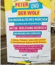  ?? Fotos: Uli Bachmeier ?? Diese beiden Plakate, die auf Veranstalt­ungen hinweisen, haben in München für Är ger und Verwirrung gesorgt.