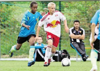  ?? BILD: SN/GEPA ?? Vor sieben Jahren zeigte Xaver Schlager (r.) sein Talent bei der Next Generation Trophy.