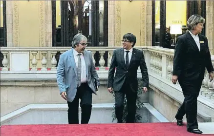  ?? XAVIER ALSINET / ACN / ARCHIVO ?? El secretario general de Presidènci­a, Joaquim Nin, y el presidente de la Generalita­t, Carles Puigdemont