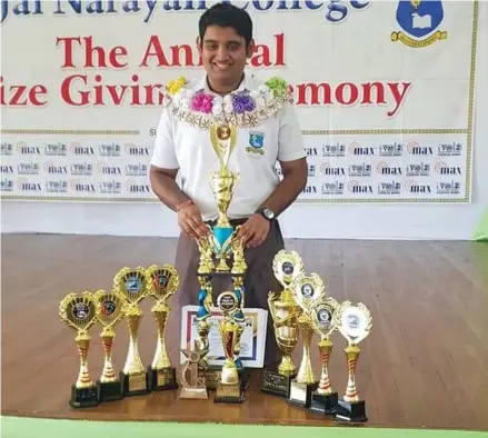  ??  ?? Shivek Shandil with his trophies during the Jai Narayan’s prizegivin­g ceremony last year.