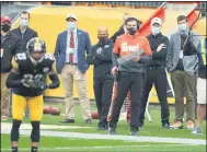  ?? TIM PHILLIS — FOR THE NEWS-HERALD ?? Browns coach Kevin Stefanski looks on Oct. 19in Pittsburgh.