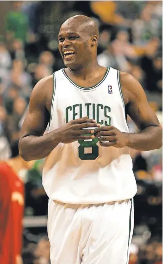  ?? FILE PHOTO BY WINSLOW TOWNSON, AP ?? Antoine Walker made more than $ 108 million in salary in the NBA but had lost all of his money two years after retirement.