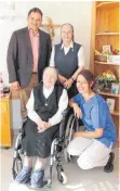  ?? SZ-FOTO: EIS ?? Auch Bürgermeis­ter Bernhard Ritzler hat Schwester Agathina zum 101. Geburtstag gratuliert.