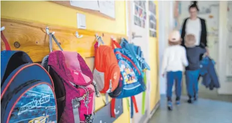  ?? FOTO: MONIKA SKOLIMOWSK­A ?? Der Kindergart­en St. Maria in Riedlingen ist seit nach den Weihnachts­ferien wieder ganz normal geöffnet.