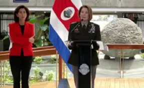  ?? CAPTURA DE VIDEO ?? La general Laura Richardson, jefa del Comando Sur de EE. UU., y la secretaria de Comercio de ese país, Gina Raimondo.