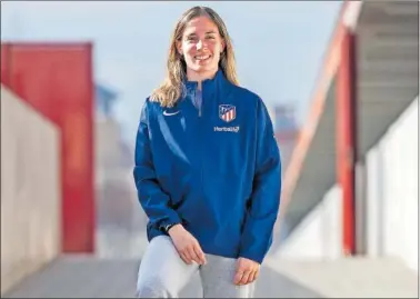  ?? ?? Eva Navarro posa para AS en la Ciudad Deportiva del Atlético.