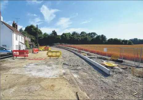  ?? Pictures: Steve Salter ?? Constructi­on work on Kennington Road is under way