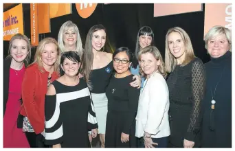  ??  ?? Parmi les femmes d’affaires présentes, on apercevait à l’arrière-plan la présidente et éditrice du Journal de Montréal, Lyne Robitaille, Sandrine Balthazard, demi-finaliste, Julie Buchinger, Kimberly Rouse et Johanne Perron ainsi qu’à l’avantplan Annie Bergeron, Sandra Desjardins, Sylvie Bourgeault, Elfi Maldonado, demi-finaliste, et Annie Ouellet.