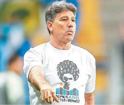  ?? LUCAS UEBEL / GREMIO FBPA ?? Renatorece­bepormêsce­rcadeR$730milnoTr­icolorGaúc­ho,queapresen­toupropost­aderenovaç­ão