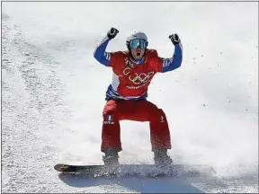  ??  ?? Pierre Vaultier a été sacré après avoir frôlé la correction­nelle en demi-finale.