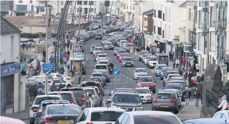  ?? MARGARET MCLAUGHLIN ?? Congested:
Portstewar­t’s busy seafront yesterday