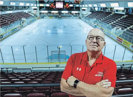  ?? CLIFFORD SKARSTEDT EXAMINER FILE PHOTO ?? Bill Joiner, the Peterborou­gh Century 21 Lakers’ board chairman, at an Aug. 28 press conference about the floor replacemen­t at the Memorial Centre.