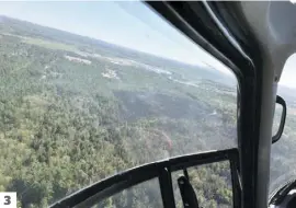  ?? PHOTOS COURTOISIE ?? 3. Une vue aérienne de l’incendie en Mauricie, vendredi.