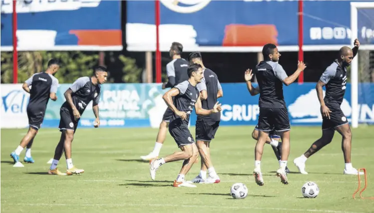  ?? JOSÉ CORDERO ?? La Selección realiza un microciclo con 24 jugadores en una concentrac­ión cerrada, para evitar contagios y preparar los partidos ante Panamá, México y Jamaica.