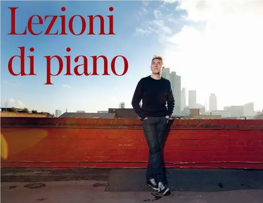  ??  ?? Geniale Compositor­e prolifico, nato a Brest 48 anni fa, Tiersen ha raggiunto la notorietà internazio­nale grazie a «Il favoloso mondo di Amelie», film per il quale ha firmato la celeberrim­a colonna sonora. «Eusa» è l’ultimo album