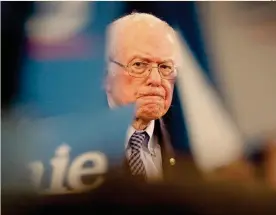  ??  ?? Il vincitore.
Bernie Sanders si è aggiudicat­o le primarie nel New Hampshire, tallonato da Pete Buttigieg
EPA