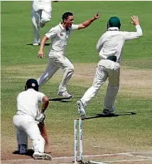  ?? PHOTOS; REUTERS ?? Steve O’Keefe, centre, celebrates as Indian captain Virat Kohli is bowled without playing a shot.