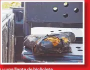  ??  ?? El detenido había entrado al lugar por un hoyo que tiene la malla ciclónica. Traía asientos y una llanta de biclicleta.