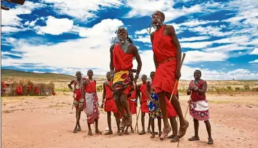  ??  ?? The Maasai Mara warrior dance is a fascinatin­g sight to behold.