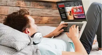  ?? Foto: Monique Wüstenhage­n/dpa ?? Neben Computern und Laptops sind die meisten Streamingd­ienste auch per App auf dem Smartphone, Tablet und Smart TV ver fügbar.