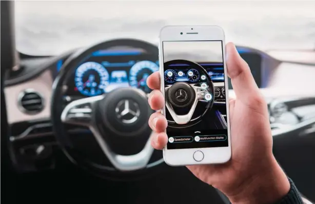  ??  ?? Ask Mercedes: The intelligen­t virtual assistant. The new service makes use of artificial intelligen­ce (AI) and combines a chatbot with augmented reality functions.